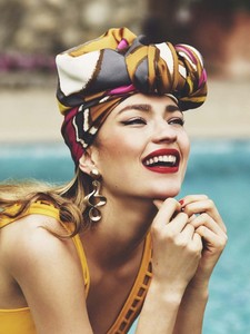 SA-VOGUE-RUSSIA-6.thumb.jpg.bdf32b239062b58ea381af44a75f931f.jpg