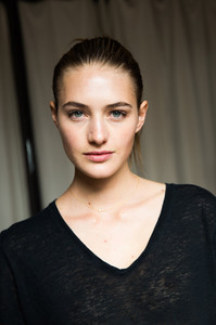 Sanne_Vloet_Beauty-1-835x1253.thumb.jpg.d89f8933b5d440c12b378b7fcc159061.jpg