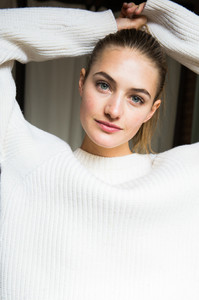 Sanne_Vloet_Beauty-8-835x1253.thumb.jpg.ea2c5e363a487bd1d416470a2c8ea97f.jpg