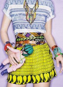 Spice_Girl_Meier_Teen_Vogue_June_July_09_05.thumb.jpg.a068884cf3b63bb7aada698801af0458.jpg