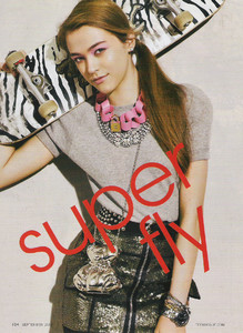 Super_Fly_S.Kim_Teen_Vogue_September_2009_01.thumb.jpg.8ec2a6756cf6337b23842e31600974b3.jpg
