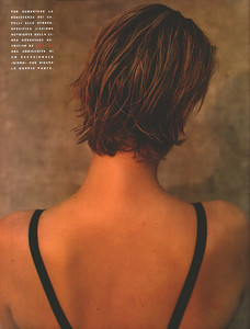 Tat_Vogue_It_Feb90_strategie_byFabrizio_Ferri_tfs__proximity2.thumb.jpg.6d11e9bd23638f4326d43ceea24db517.jpg