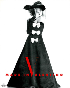 Valentino_Fall_Winter_89_90_05.thumb.png.90b4cb0110e9255b0934028914c5a4d8.png