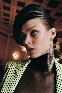 Vogue-China-Birgit-Kos-Yelena-Yemchuk-4.thumb.jpg.249e3fbe43a30e773ef8aeb4a35a6349.jpg