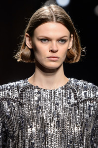 alberta-ferretti-clp-rf18-2886.thumb.jpg.098012f00f91599a2491c0cd8d80872b.jpg