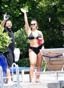 ashley-graham-in-a-black-bikini-in-miami-06-03-2018-11.jpg