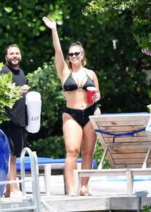 ashley-graham-in-a-black-bikini-in-miami-06-03-2018-4.jpg