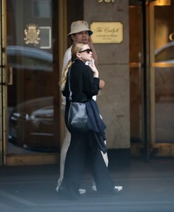 ashley-olsen-strolling-uptown-in-nyc-06-20-2018-1.jpg