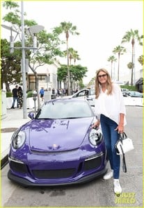 caitlyn-jenner-celebrates-fathers-day-at-concours-delegance-car-show-01.jpg