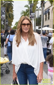 caitlyn-jenner-celebrates-fathers-day-at-concours-delegance-car-show-07.jpg