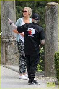 cameron-diaz-benji-madden-italy-trip-04.jpg