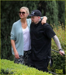 cameron-diaz-benji-madden-italy-trip-05.jpg