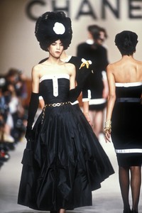 chanel-fw-1986-1.thumb.jpg.e0eb0d9cb7d96b5e85ae593fb13c6759.jpg