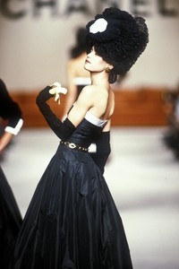 chanel-fw-1986-2.thumb.jpg.160edbc0b3111b09bc77ed82d996d963.jpg