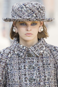 chanel-hc-clp-rf17-0168.thumb.jpg.1aa175f815dcff436f32dbd7fa3f678c.jpg