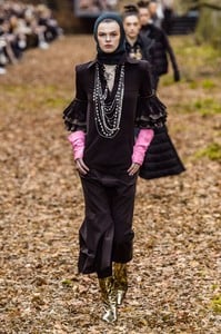 chanel-rf18-0928.thumb.jpg.9dba194b290118f300f7c2d57f3ac427.jpg