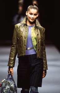 christian-lacroix-aw-1996-8.thumb.jpg.ff04c0a0e2c204f283cfa9232086affd.jpg