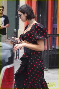 dua-lipa-isaac-carew-pda-11.jpg