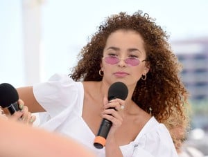 ella-eyre-isle-of-mtv-press-conference-in-malta-06-27-2018-4.jpg