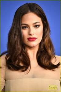 emily-ratajkowski-ashley-graham-cfda-fashion-awards-2018-17.jpg