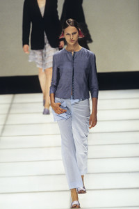 emporio-armani-ss-2000-4.thumb.jpg.a68d421d1010031af87eff1c3aa469bc.jpg