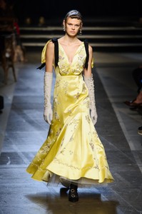 erdem-rs18-6372.thumb.jpg.1d7d65519020101da97486cdea015eb3.jpg