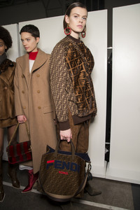 fendi-bks-f-rf18-4153.thumb.jpg.55b08c4a2db4e716b9432d2f70afcb20.jpg
