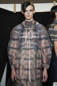 fendi-bks-v-rs18-4246.thumb.jpg.9cbd51f9c1fa94e4f34e125b5f8f6d5c.jpg