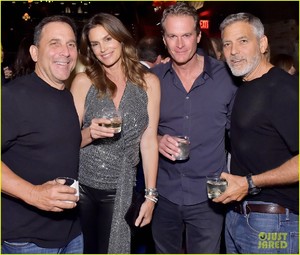 george-clooney-rande-gerber-cindy-crawford-casamigos-party-13.jpg