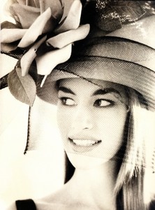 glamour_france_apr_1991_12.thumb.jpg.de94bf25248a7dd4fadd7f5c56640235.jpg