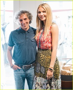 gwyneth-paltrow-goop-aspen-june-2018-01.thumb.jpg.e40c29cdaf303df3b51343b6b9d8aa93.jpg