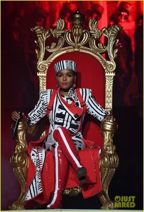 janelle-monae-las-vegas-concert-03.jpg