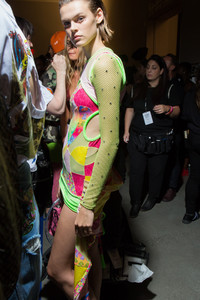 jeremy-scott-bks-g-rs18-0862.thumb.jpg.dfd054ea5e1f634423653fc7c65ff5db.jpg