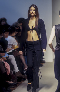 jil-sander-ss-1993-1.thumb.jpg.12105cb4c8e51735b75f1f348f43fd80.jpg