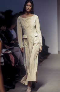 jil-sander-ss-1993-4.thumb.jpg.fcb67958d854ba016d636f9f73784c63.jpg