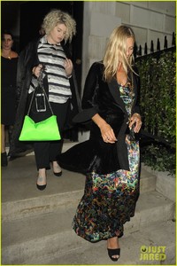 kate-moss-kelly-osbourne-members-club-june-2018-06.jpg