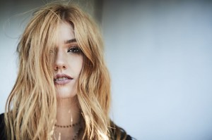 katherine-mcnamara-portrait-photoshoot-2018-0.thumb.jpg.a173ae2706ba6fb32e197c4b808bb8f3.jpg