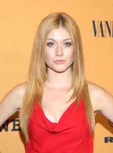 katherine-mcnamara-yellowstone-tv-show-premiere-in-la-2.thumb.jpg.24328ca493becbb245f9808f9e29af18.jpg