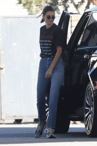 kendall-jenner-at-a-gas-station-in-la-06-27-2018-0.jpg