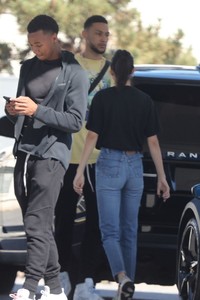 kendall-jenner-at-a-gas-station-in-la-06-27-2018-4.jpg