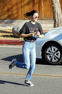 kendall-jenner-at-a-japanese-bbq-restaurant-in-la-06-27-2018-9.jpg