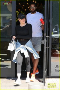 khloe-kardashian-tristan-thompson-june-2018-joey-01.jpg