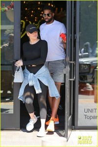 khloe-kardashian-tristan-thompson-june-2018-joey-03.jpg