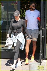 khloe-kardashian-tristan-thompson-june-2018-joey-04.jpg