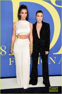kim-and-kourtney-kardashian-team-up-for-cfda-fashion-awards-2018-02.jpg