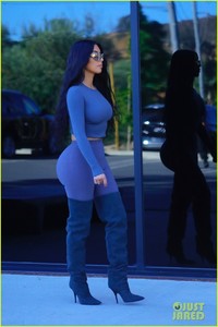 kim-kardashian-kylie-jenner-photo-shoot-june-2018-01.jpg