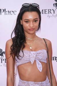 lameka-fox-mery-playa-by-sofia-resing-launch-in-new-york-0.jpg