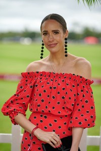louise-roe-cartier-queens-cup-polo-in-windsor-06-17-2018-0.jpg