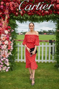 louise-roe-cartier-queens-cup-polo-in-windsor-06-17-2018-1.jpg