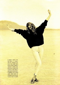 marieclaire_italia_june_1990_18.thumb.jpg.fdd9756fe99db38bf2bb2732c0c1ff59.jpg